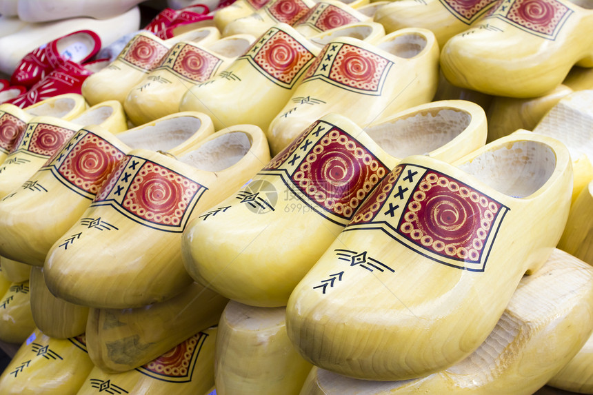 荷兰传统木制鞋 装饰品 木塞 T符号手工业仓库纪念品生产游客历史性手工展览工艺礼物图片