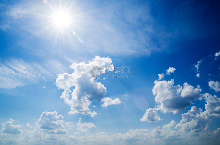 蓝蓝天空气氛蓝色太阳积雨晴天阳光天气水分沉淀云雾图片