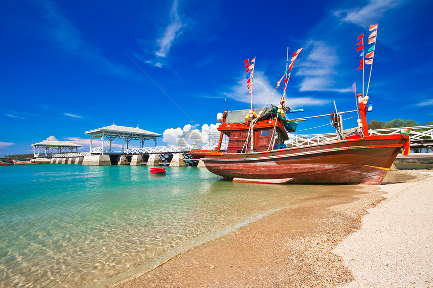 渔船和木材滨水馆海景港口海洋建筑学海滩码头吸引力海岸游客天空图片
