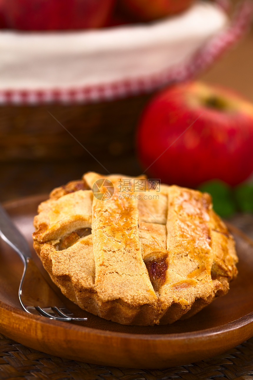 苹果派季节性糕点格子小吃圆形蛋糕甜点水果盘子脆皮图片