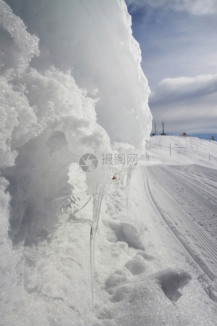 冬天的冰环境滑雪者白色阴影旅游闲暇滑雪太阳日落日出图片