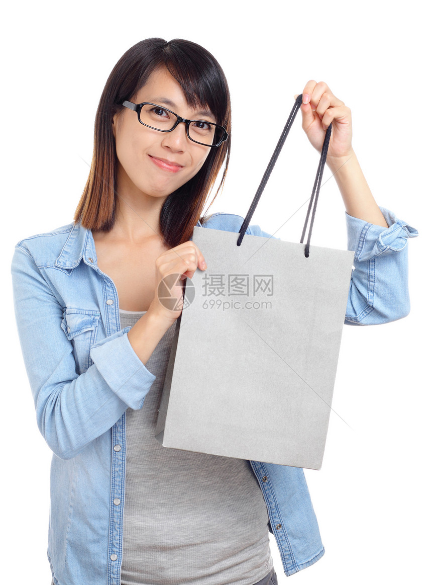 带购物袋的亚洲妇女黑眼镜纸袋女士购物眼镜微笑女人女子女性短发图片
