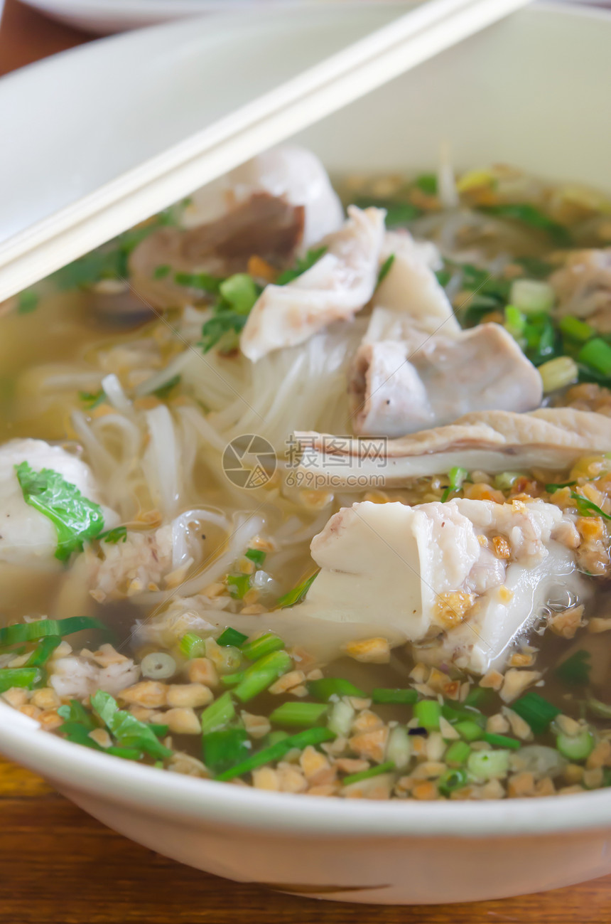 面汤草本植物食物白色肉汤蔬菜洋葱美食面条图片