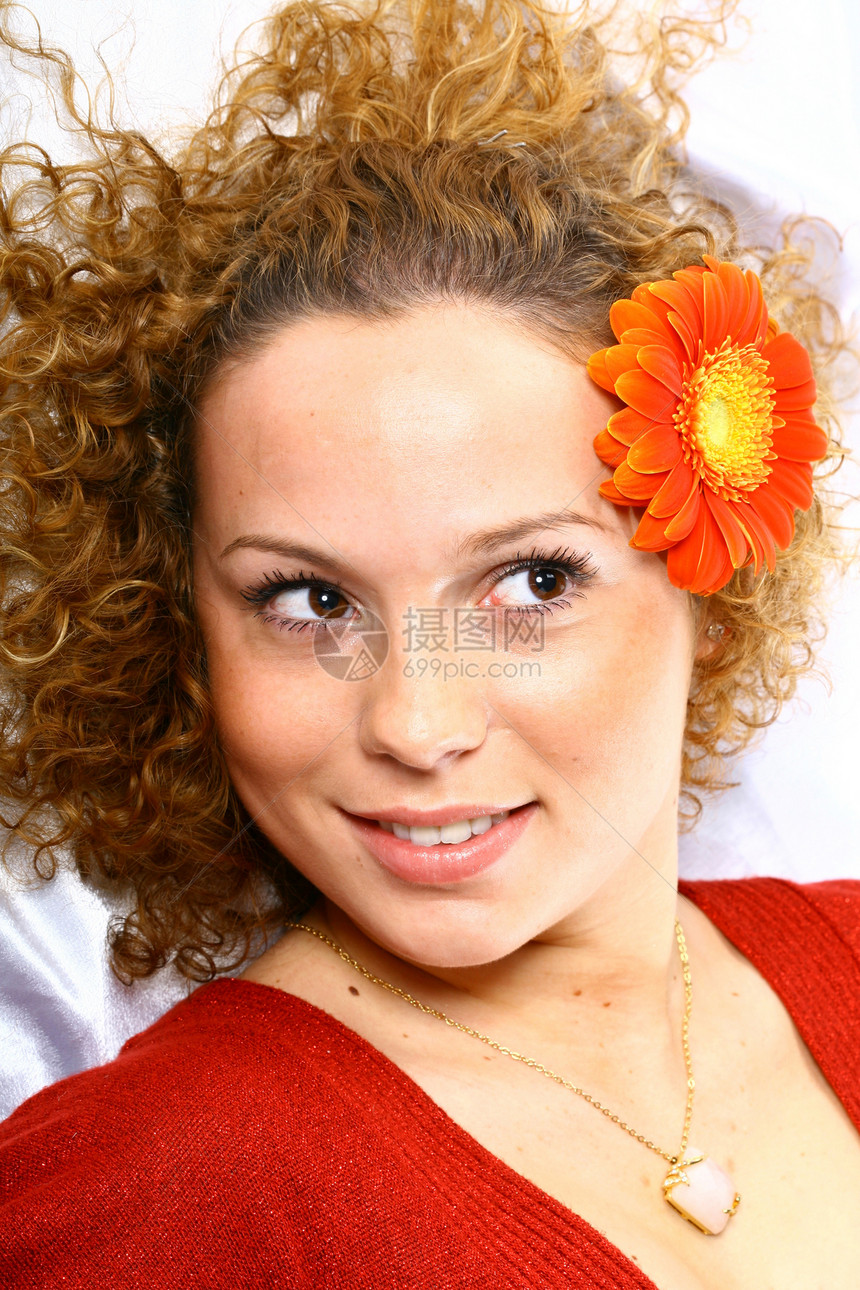 快乐的少女魅力宏观花店植物群女士幸福女性微笑女孩眼睛图片