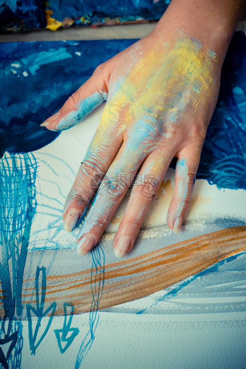 妇女特别画画手绘画爱好画笔女性刷子作坊创造力画家手指工作室艺术家图片