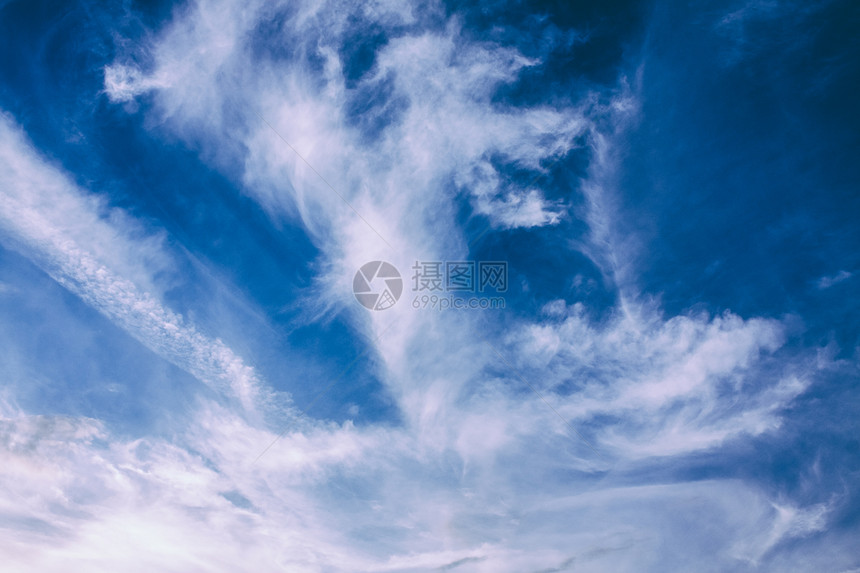 蓝天云云自由云景风景天堂天空蓝色天气晴天气象场景图片