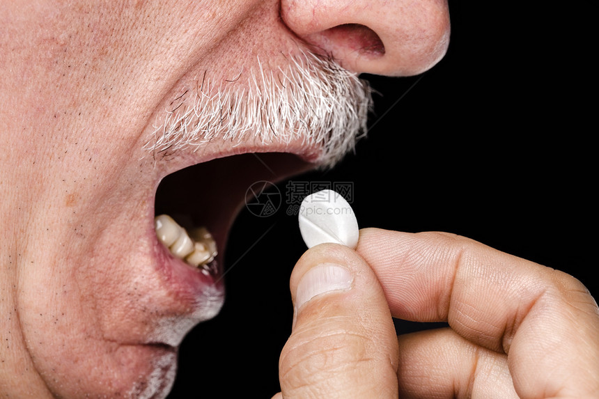 吃药红色老年灰色人员退休剂量风险药物药品公民图片