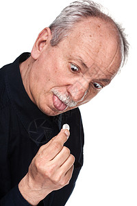 老头子想吃药丸风险退休疼痛剂量男人药品怀疑药物灰色人员背景