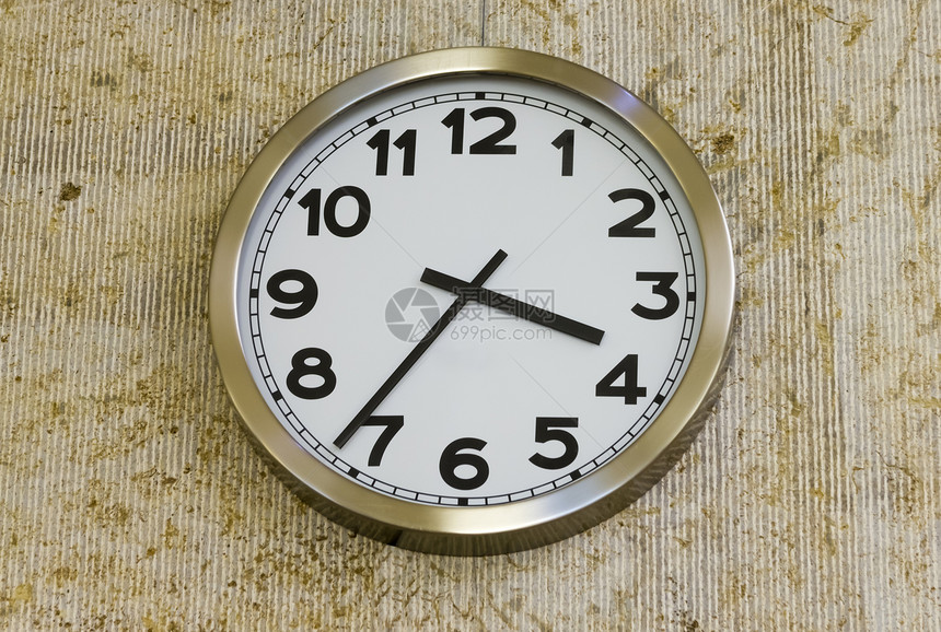 墙上的金属时钟白色黑色商业圆圈办公室数字手表小时时间作品图片