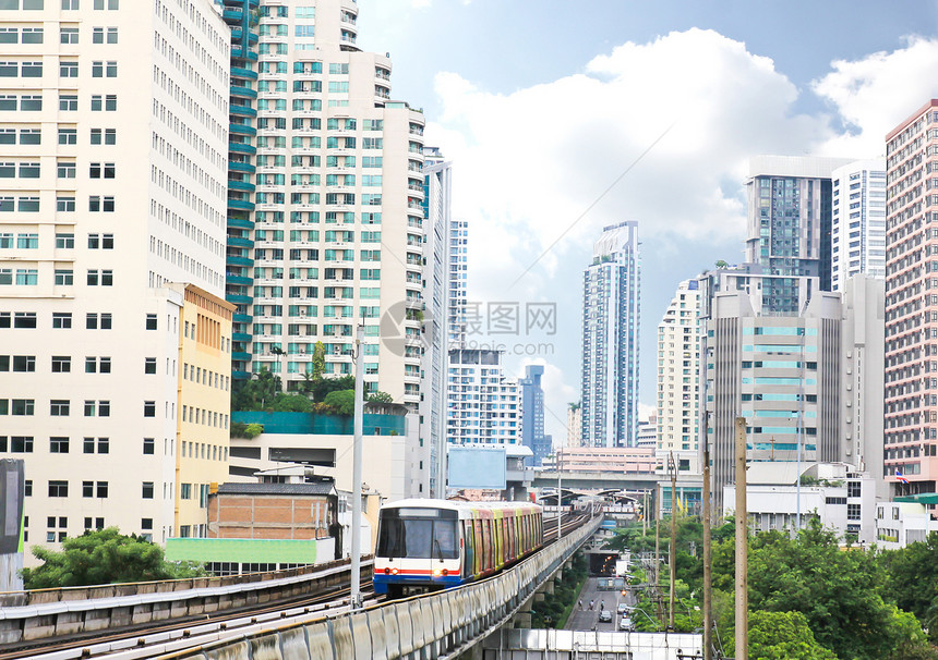 曼谷与商业建设连接的天际火车市中心过境民众运输建筑街道交通铁路城市列车图片