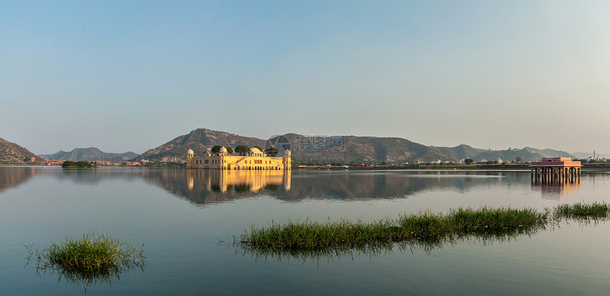 Man Sagar湖和Jal Mahal(水宫)全景图片