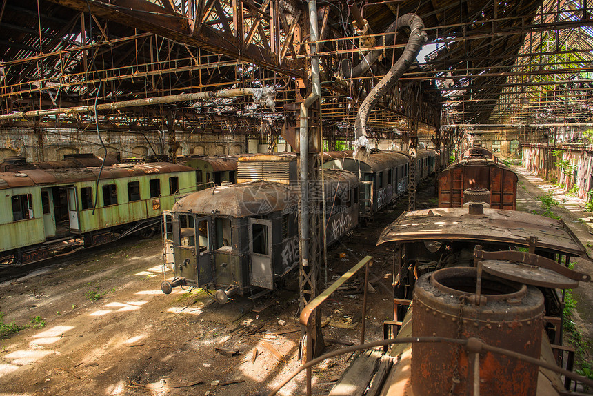 旧火车库的货运列车工业火车铁路力量曲目院子建筑运输货物工厂图片