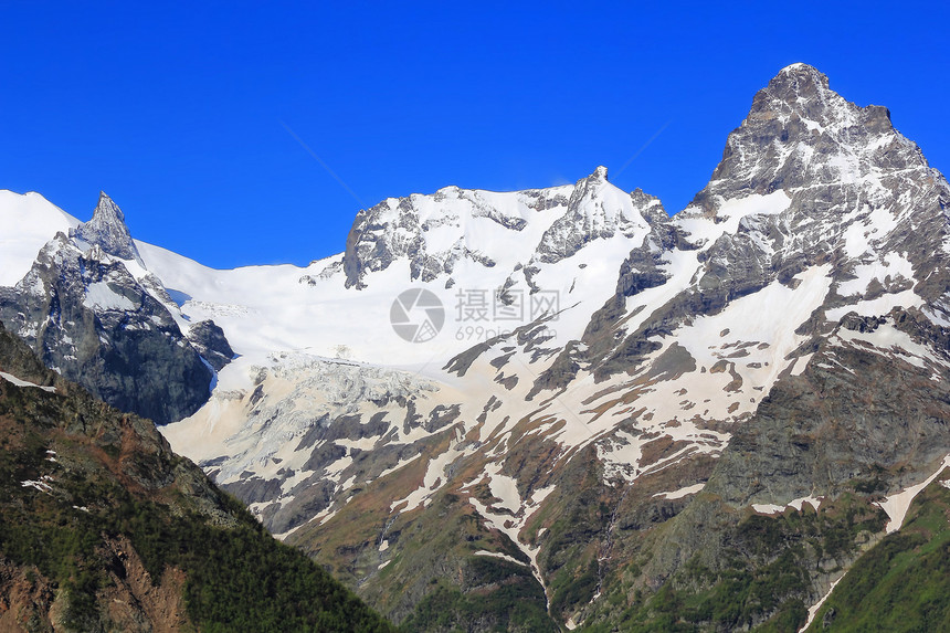 高加索山脉 Dombai石头冰川风景季节顶峰悬崖高度爬坡首脑岩石图片