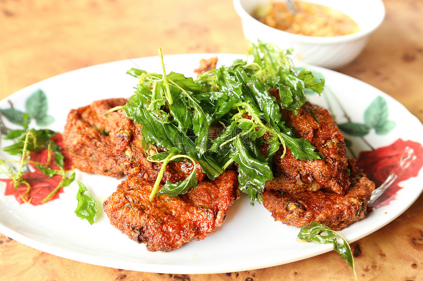 深炸的熟食鱼肉卷小吃菜单食物厨房辣椒餐厅午餐蔬菜馅饼烹饪图片