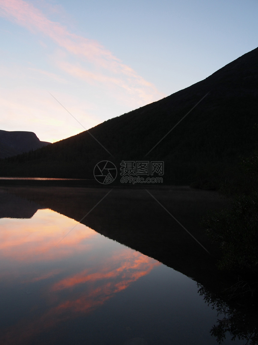 山中湖边旅行天空阴霾风景大合唱地块岩石科拉阴影石头图片