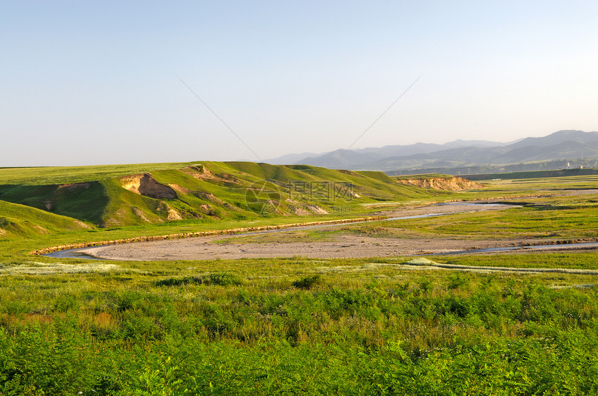 风河旅行天线山脉爬坡环形树木草地河景场景文化图片