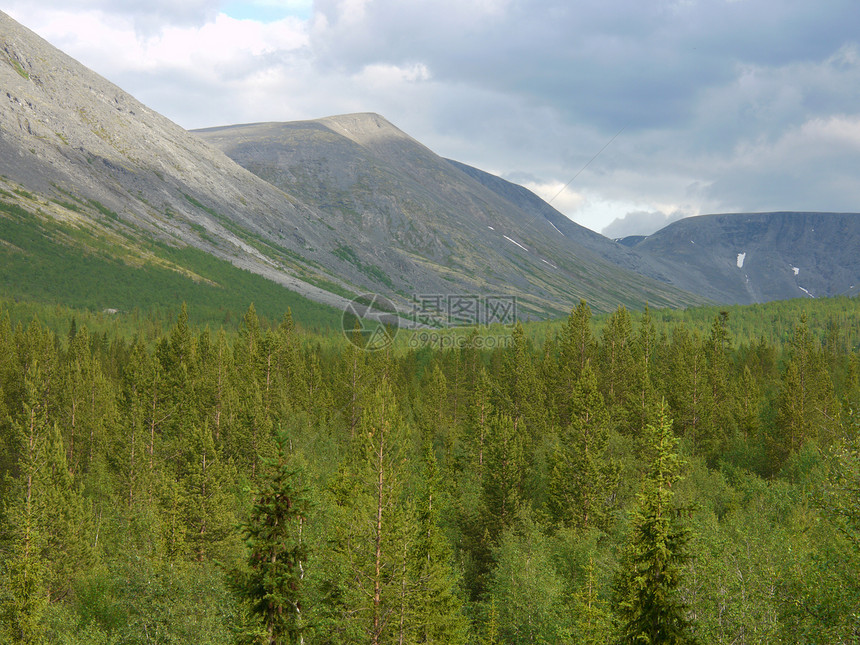 俄罗斯北部的大山 俄罗斯北部登山顶峰旅行石头岩石天空远足蓝色风景旅游图片