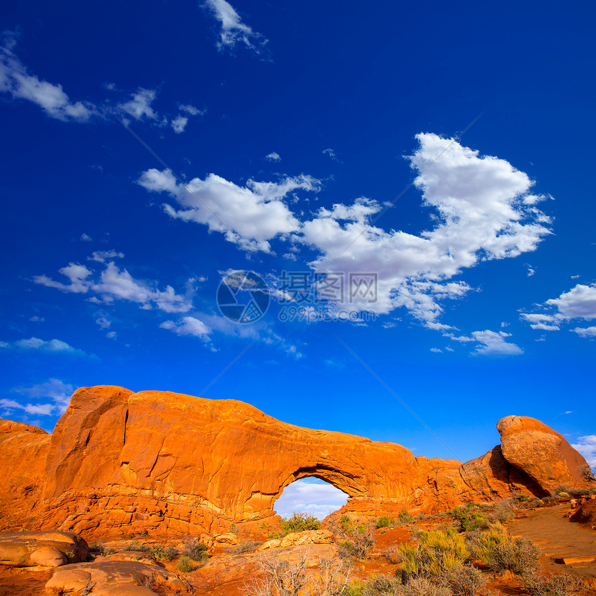 美国Moab Utah国家公园峡谷地平线砂岩岩石橙子公园国家旅行悬崖石头图片