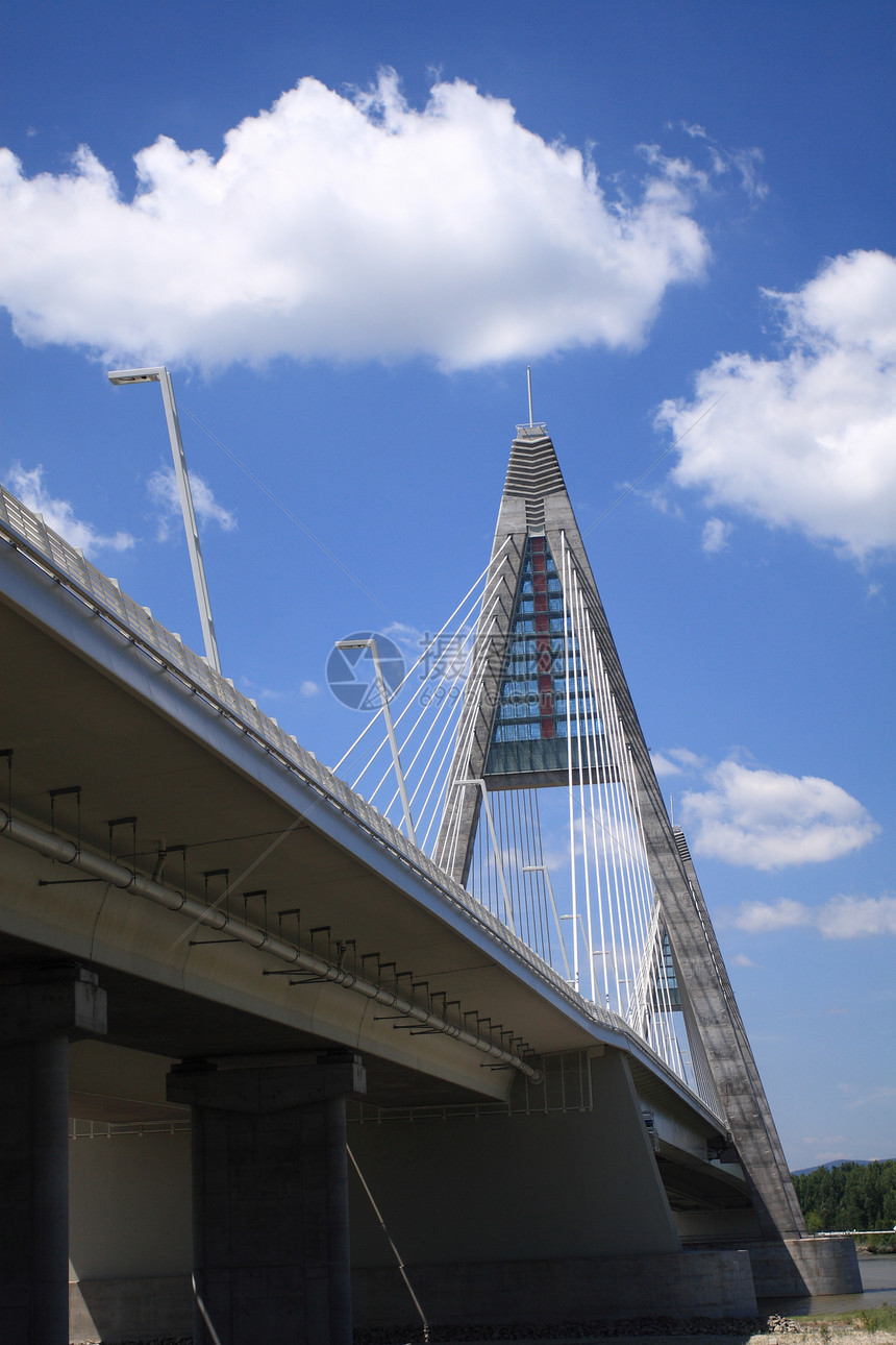 桥梁详情匈牙利工程汽车穿越运输戏剧性天空建筑学力量灯柱商业图片
