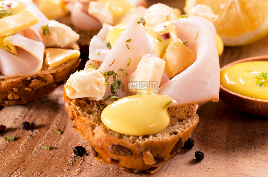 熔奶酪三明治乳酪面包火腿服务日记小吃奶油味道摄影食品图片