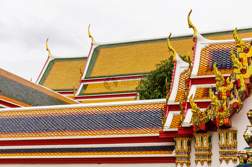 泰国寺庙屋顶瓷砖模式图片