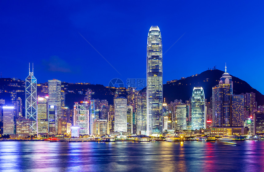 香港晚上的天线摩天大楼办公楼企业港口天际公司办公室天空商业景观图片