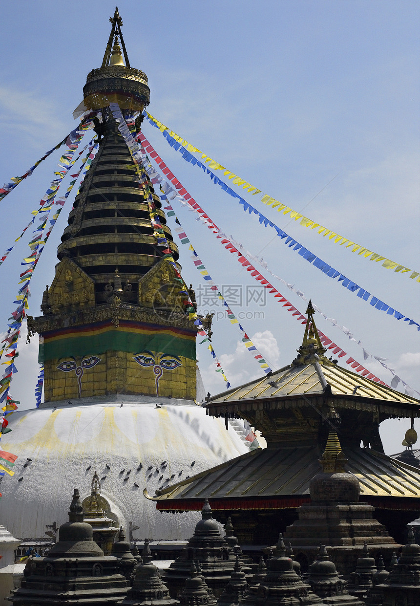 尼泊尔加德满都宗教胜地经幡圆顶猴庙佛教徒旅游建筑学游客旅行图片