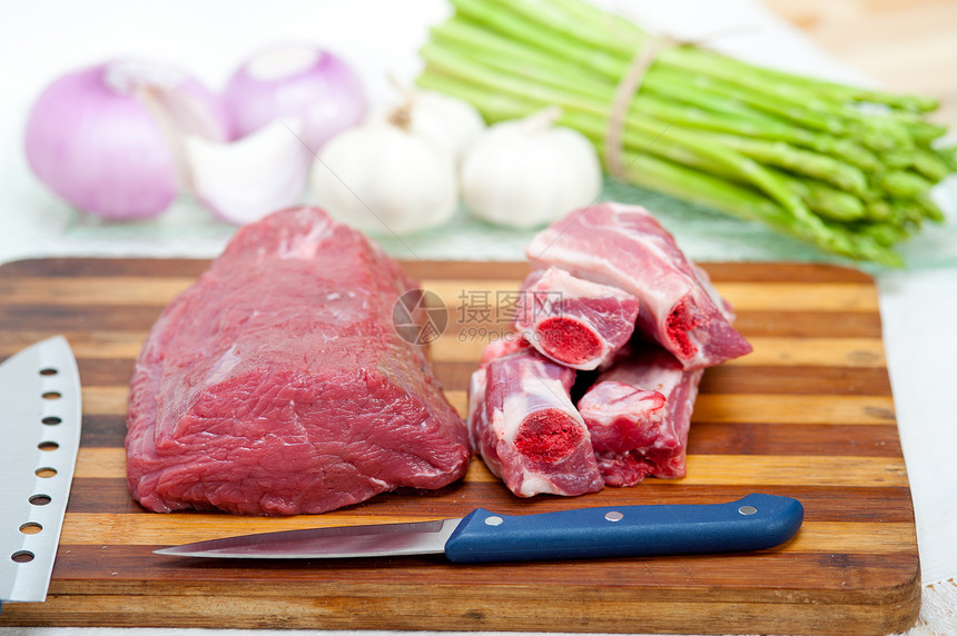 生牛肉和猪排食物鱼片木头屠夫肋骨牛扒肌肉腰部奶牛印章图片