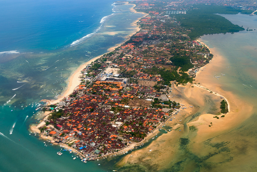 关于巴厘的空中观察假期鸟瞰图酒店旅游海洋蓝色建筑海滩房子海岸图片