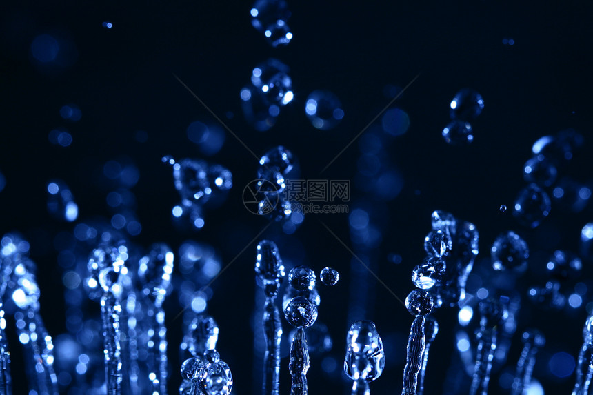 水滴瓶子海洋温泉流动宏观液体气泡玻璃洗发水卫生图片
