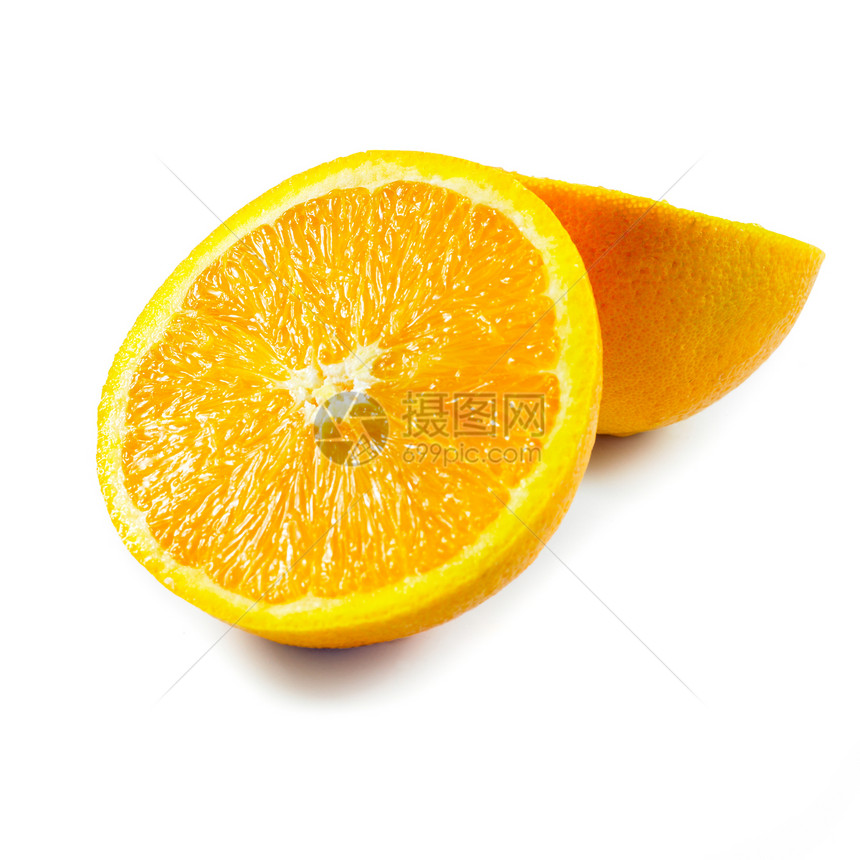 白色背景上的半橙色孤立水果橙子图片