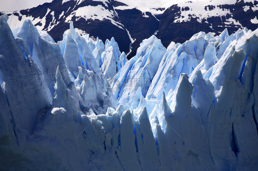 佩里托莫雷诺冰川     阿根廷巴塔哥尼亚荒野蓝色总站风景旅游地标旅行山脉融化冷冻图片