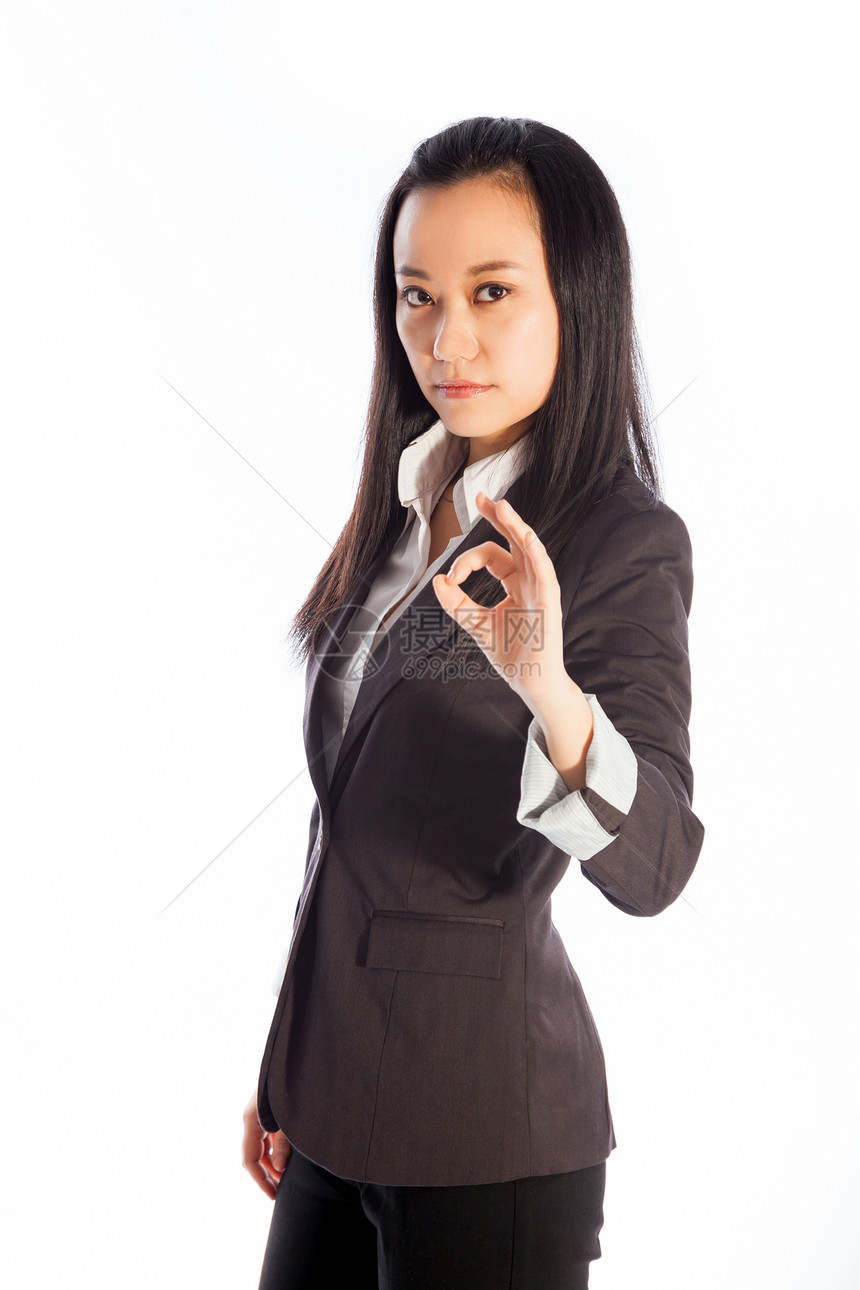 有吸引力的亚洲女孩 三十几岁孤立在白色背景上情绪人士成人套装思维女性职业商务黑发商业图片