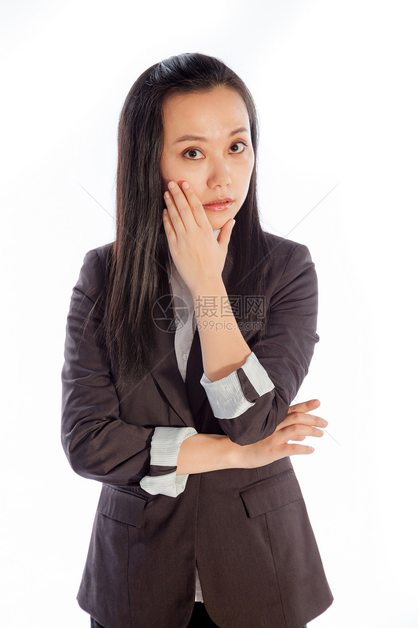 有吸引力的亚洲女孩 三十几岁孤立在白色背景上商务职业人士女性愤怒黑发思维成人套装商业图片