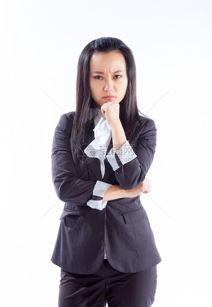有吸引力的亚洲女孩 三十几岁孤立在白色背景上悲伤思维人士套装成人女性商业情绪职业腰部图片