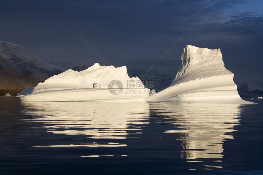 冰山  斯科斯比松  格陵兰旗帜风景海洋旅游桅杆海岸冻结游客旅行图片