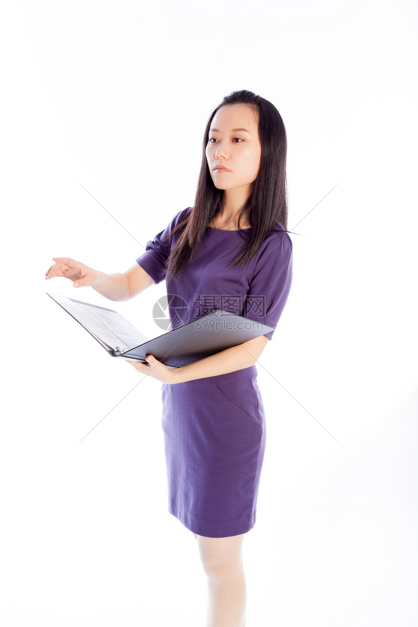 有吸引力的亚洲女孩 三十几岁孤立在白色背景上黑发悲伤愤怒裙子数据商业活页夹思维文档女性图片