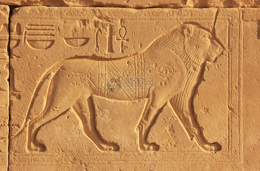 卡纳克寺庙建筑群Lux墙壁上的古代象形文字废墟写作天空博物馆地标大厅雕塑石头方尖碑走廊图片