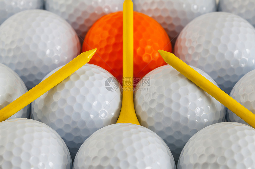 高尔夫球和木板竞赛爱好球座圆圈运动绿色闲暇图片