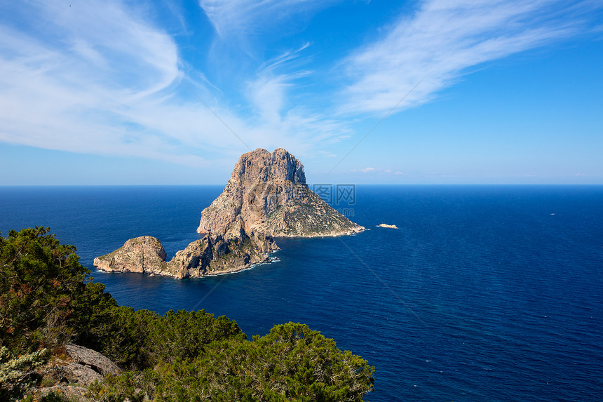 伊比萨埃斯韦德拉和来自托雷德萨维那的韦德拉旅游海景地标石头蓝色海滩海岸海岸线岩石旅行图片