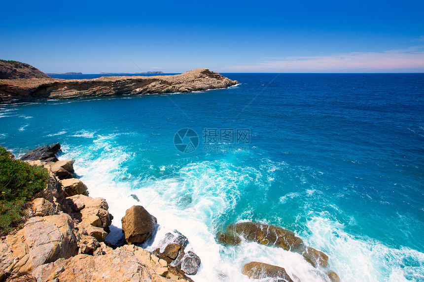 圣安东尼奥的海滩岩石支撑泡沫旅行小岛场景海岸海洋波浪太阳图片