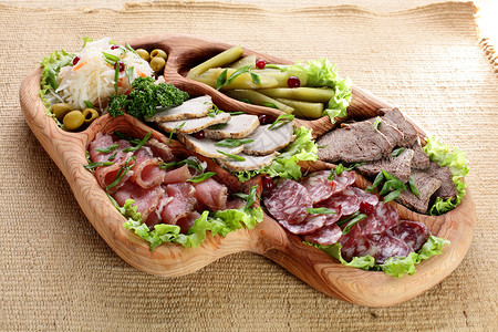 肉的切片和平午餐工作室蔬菜食物黄瓜浆果绿色猪肉香肠障碍背景图片