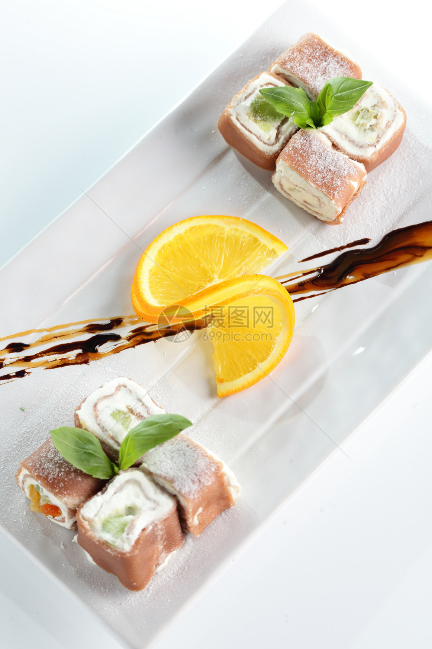 苦果和美味的寿司盘子海藻柠檬文化海鲜美食午餐餐厅白色绿色图片