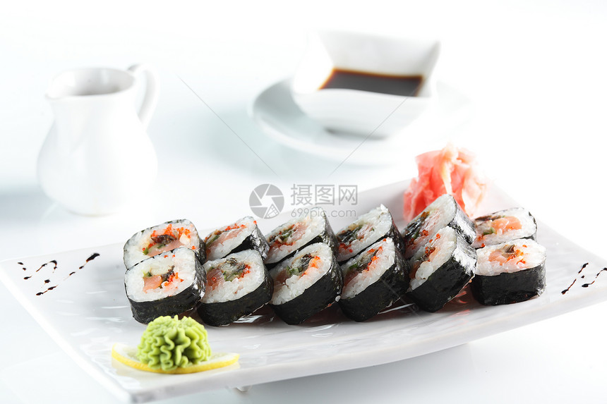 苦果和美味的寿司绿色白色餐厅美食盘子食物文化午餐海藻海鲜图片