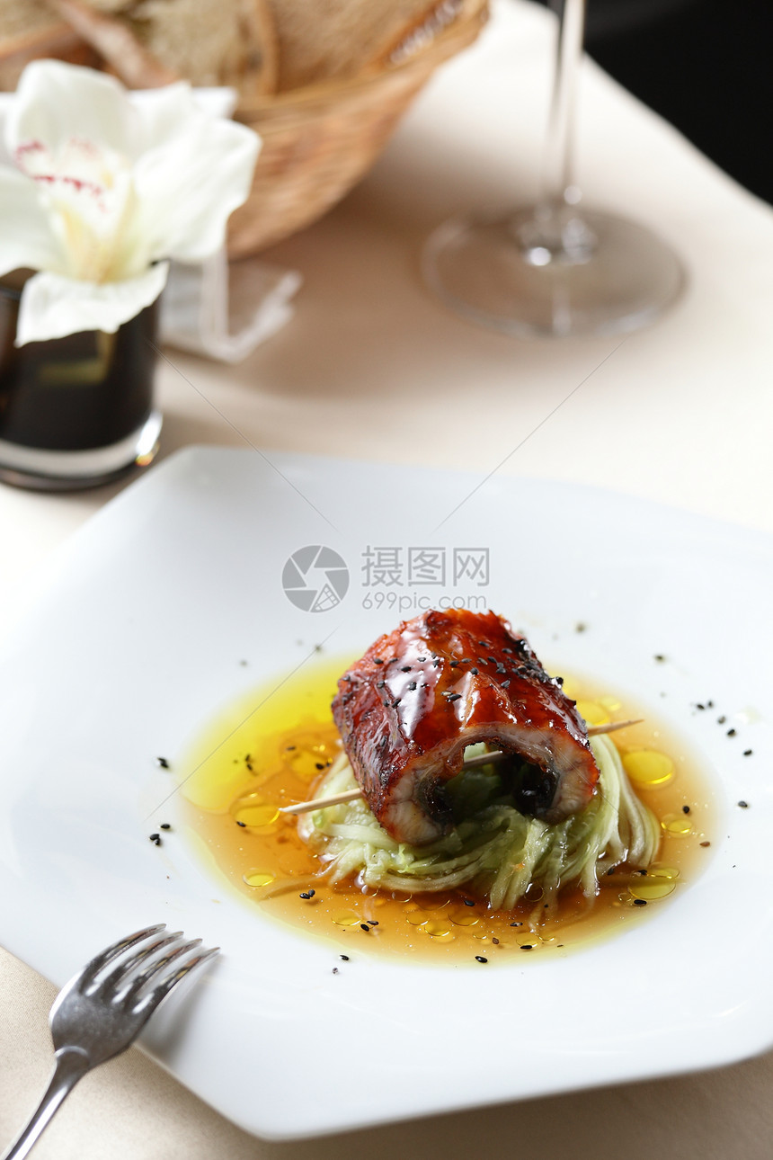 炸鱼肉盘子美食鱼片用餐营养洋葱食物午餐饮食蔬菜图片