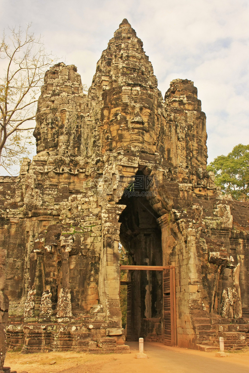 Angkor Thom南门 Angkor地区 暹粒地标建筑学石头雕刻寺庙高棉语宽慰遗产纪念碑公园图片