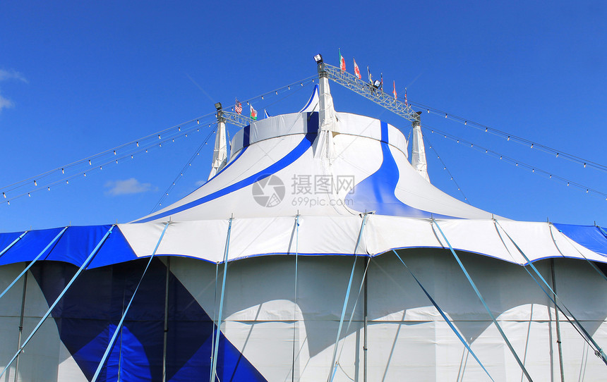 蓝白大马戏团帐篷图片