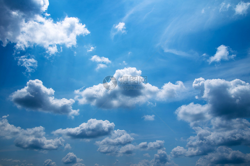 蓝蓝天空天堂场景天气气候空气蓝色天际多云白色阳光图片