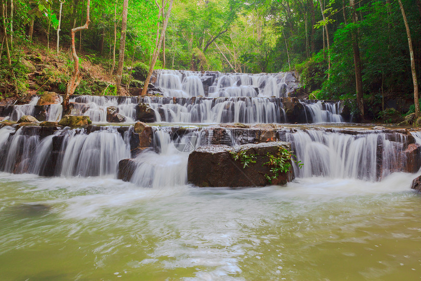泰国萨拉布里国家公园瀑布溪流旅游国家假期环境公园木头情调瀑布岩石图片