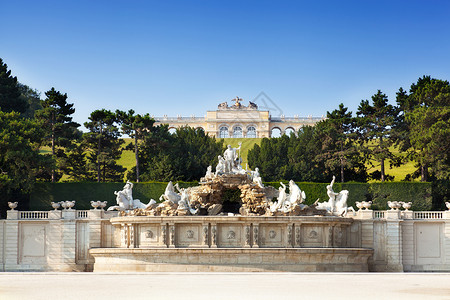 奥地利维也纳Schonbrunn宫旅行爬坡历史性王子城堡地标旅游帝国公主花园背景图片